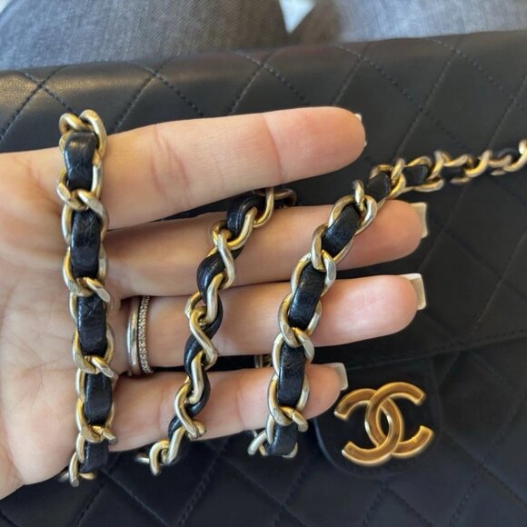 Authentic CHANEL black lambskin vintage classic single flap 24k gold - Picture 9 of 16